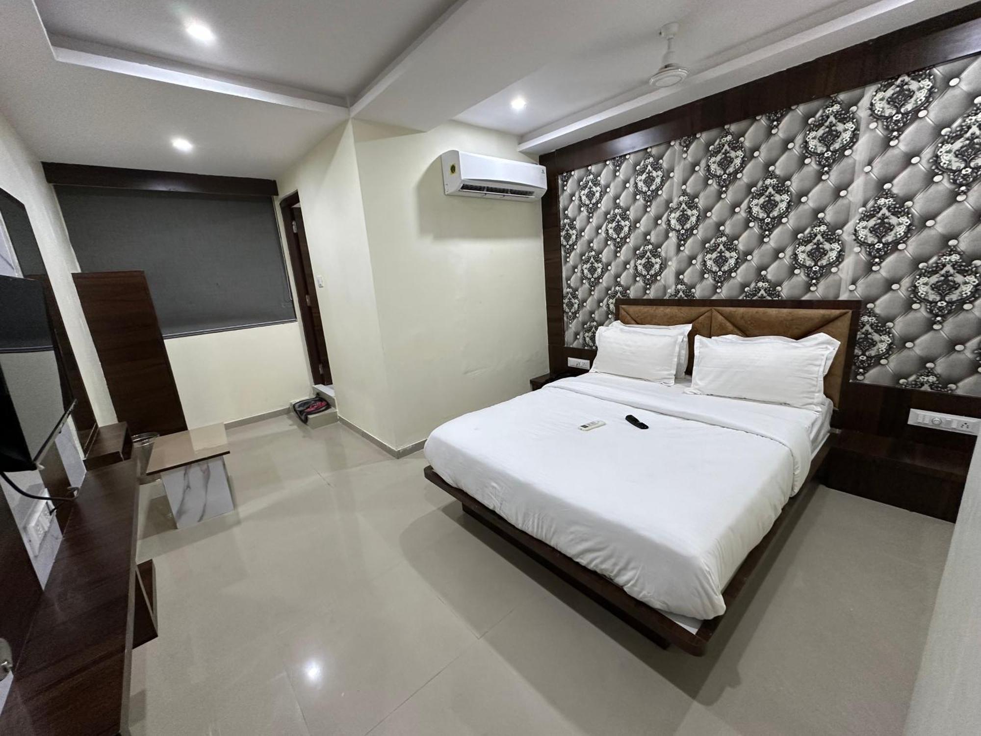 Hotel Golden View Vadodara Extérieur photo