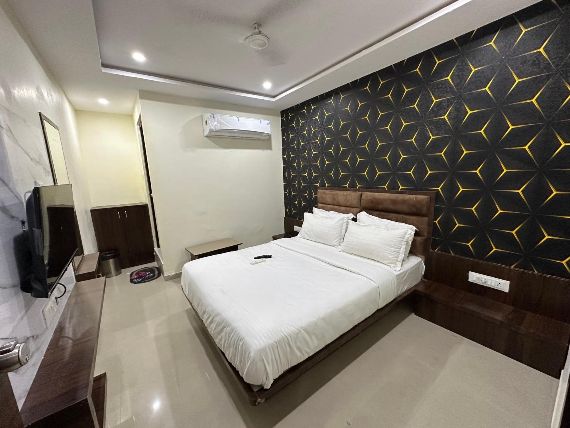 Hotel Golden View Vadodara Extérieur photo